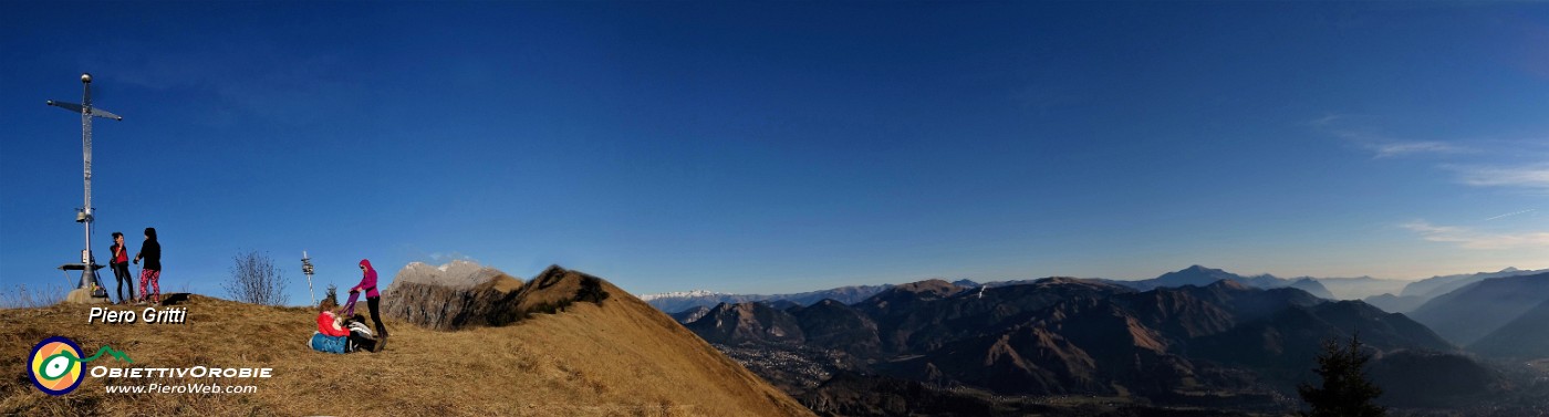 73 Panoramica ad ampio raggio da Cima Pare.jpg